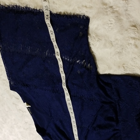 Venus Top Womens Size Small Blue Lace Butterfly Sleeve - Picture 9 of 10